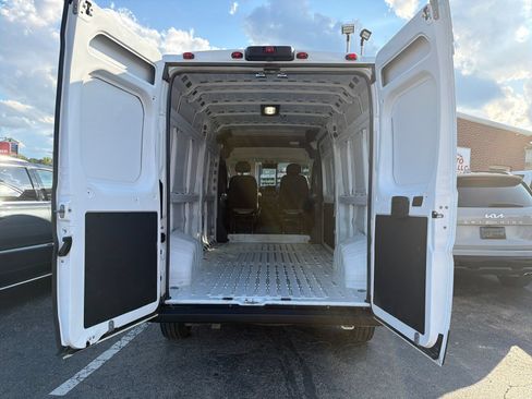 Used 2026 RAM ProMaster 2500 w/ Convenience Group FWD image 23