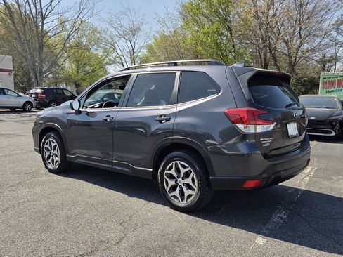 Used 2019 Subaru Forester Premium image 7