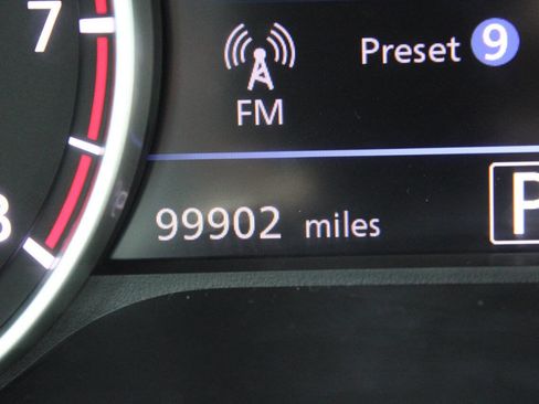 Used 2020 Nissan Sentra SR w/ Electronics Package FWD image 15