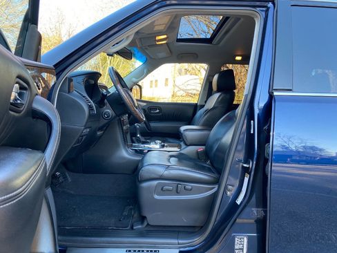 Used 2017 INFINITI QX80 4WD w/ Driver Assistance Package image 17