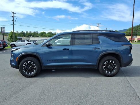Used 2025 Chevrolet Traverse Z71 w/ Driver Confidence Package AWD/4WD image 2