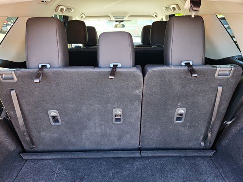 Used 2025 Nissan Pathfinder SV image 51