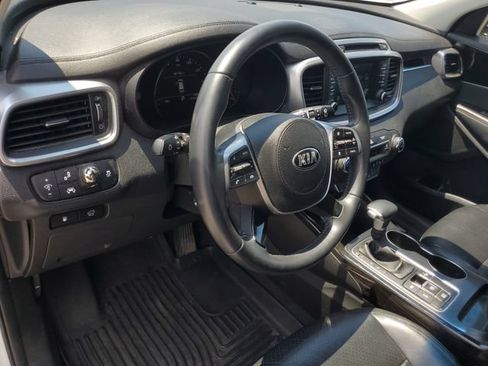 Used 2019 Kia Sorento EX AWD/4WD image 16