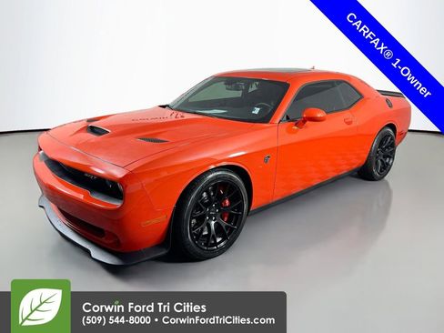 Used 2016 Dodge Challenger SRT Hellcat image 5