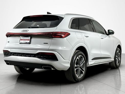 Used 2025 Audi Q5 Premium Plus w/ Premium Plus AWD/4WD image 5