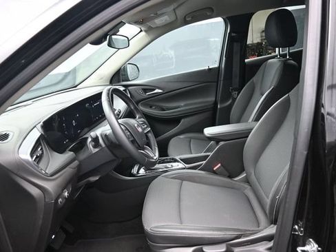 Used 2025 Buick Encore GX Preferred FWD image 12