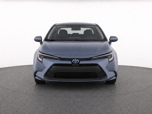 Used 2025 Toyota Corolla LE w/ LE Premium Package FWD image 5