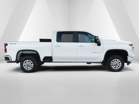 Used 2023 Chevrolet Silverado 2500 LT AWD/4WD image 9