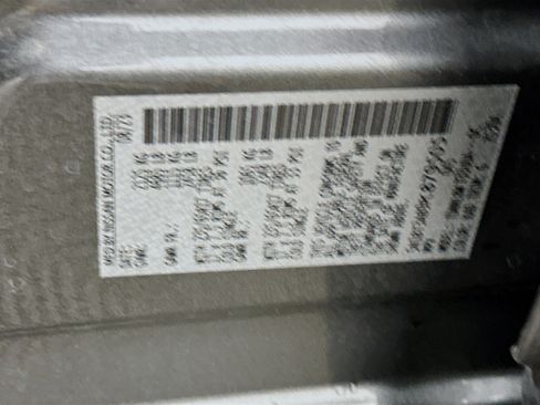 Used 2023 Nissan Rogue S AWD/4WD image 12