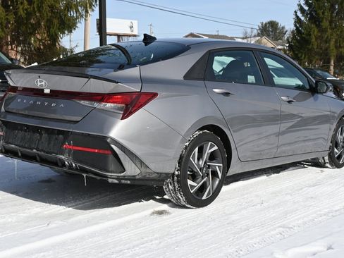 Certified 2025 Hyundai Elantra Sport image 8
