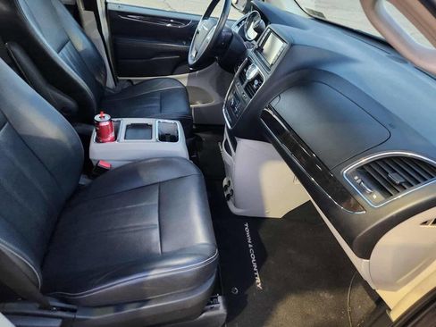 Used 2012 Chrysler Town & Country Touring w/ Entertainment Group #1 image 19