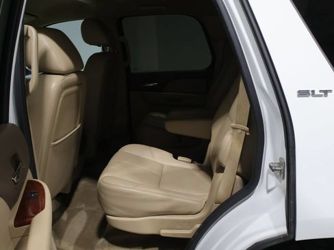 Used 2013 GMC Yukon SLT w/ SLT-2 Equipment Package AWD/4WD image 18