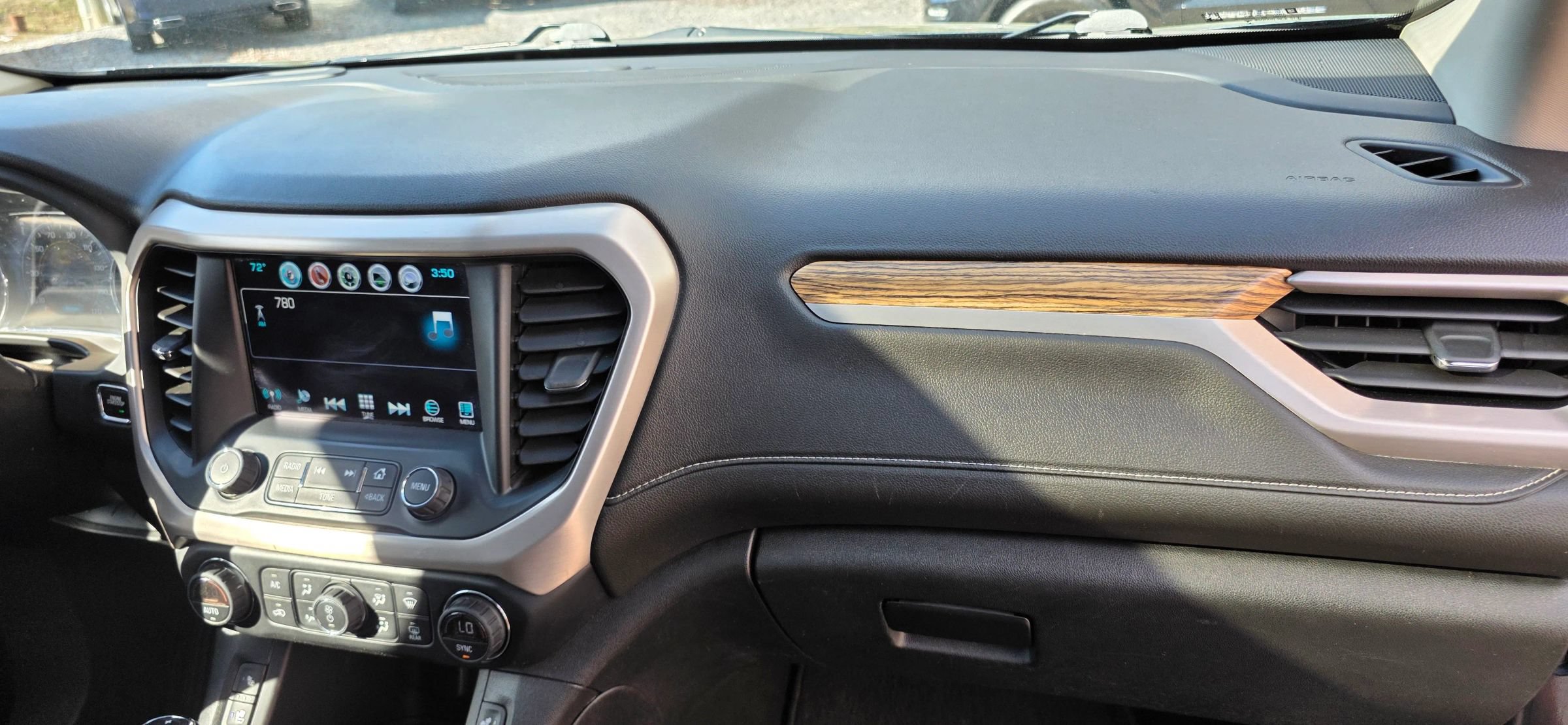 Used 2019 GMC Acadia Denali AWD/4WD image 13