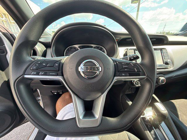 Used 2018 Nissan Kicks S FWD image 9
