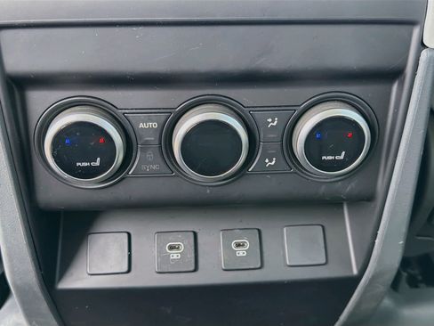 Certified 2025 Land Rover Defender 110 S AWD/4WD image 20