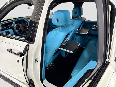 Used 2026 Rolls-Royce Cullinan AWD/4WD image 26