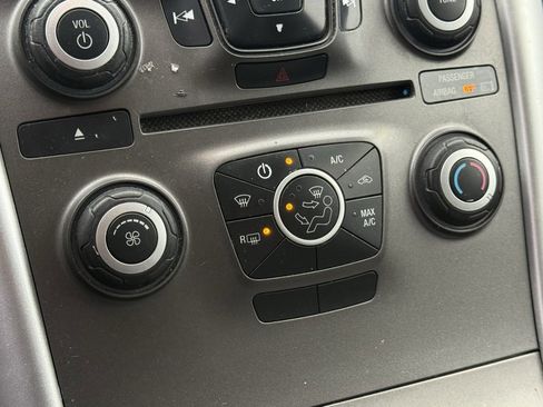 Used 2012 Ford Edge SE image 18