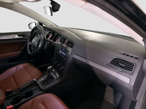 Used 2017 Volkswagen Golf Alltrack SE image 32