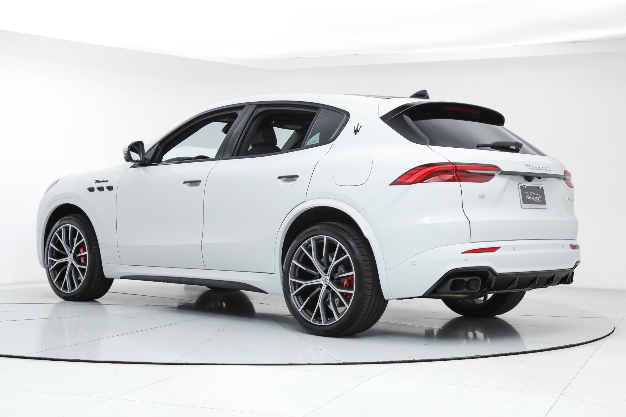 Used 2026 Maserati Grecale Modena AWD/4WD image 3