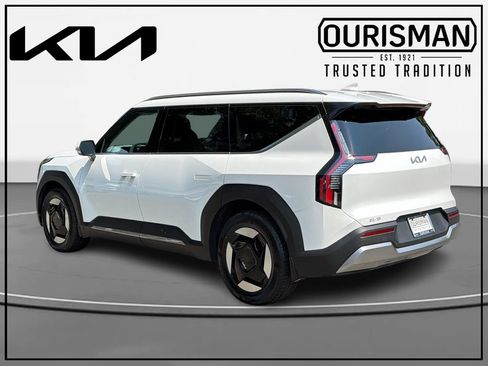 Used 2024 Kia EV9 Wind AWD/4WD image 3