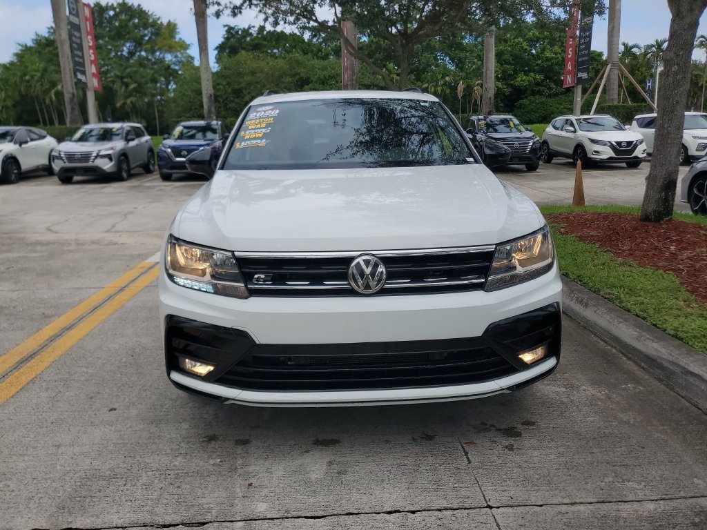 Used 2020 Volkswagen Tiguan SE R-Line FWD image 2