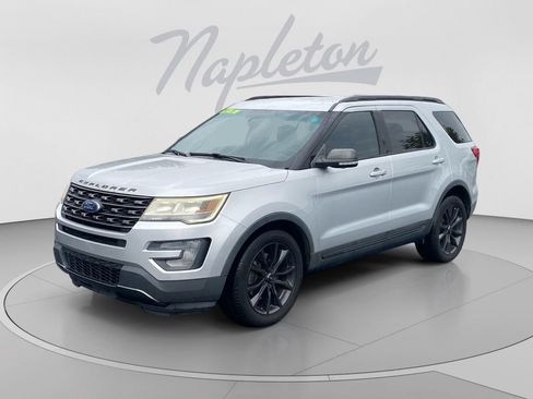 Used 2017 Ford Explorer XLT w/ Equipment Group 202A FWD image 1