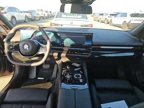Used 2026 BMW 530i RWD image 8