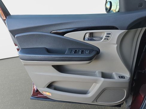 Certified 2019 Honda Pilot Touring image 28