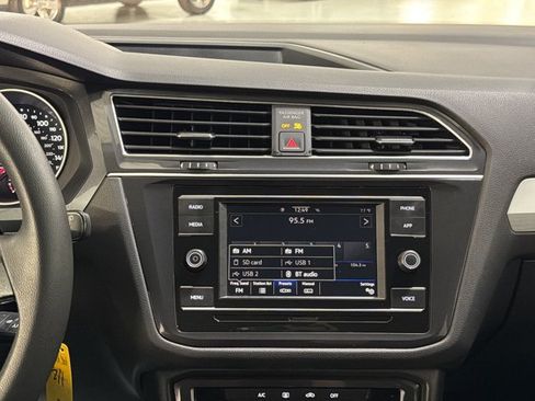Used 2021 Volkswagen Tiguan S FWD image 31