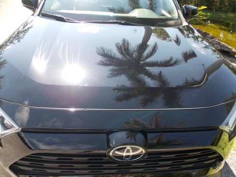 Used 2021 Toyota RAV4 XLE w/ Convenience Package FWD image 29