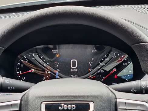 Used 2025 Jeep Compass Sport AWD/4WD image 17
