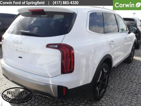 Used 2025 Kia Telluride S image 2