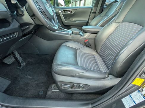Used 2022 Toyota RAV4 XSE AWD/4WD image 14