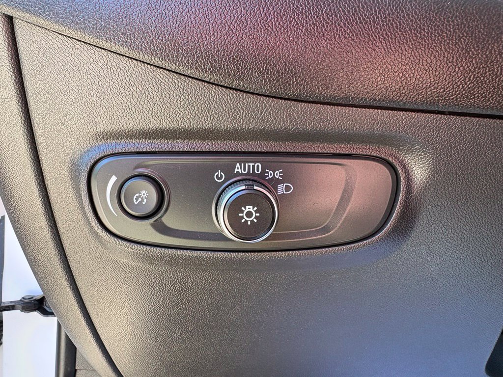 Used 2024 Chevrolet Equinox LS w/ LS Convenience Package FWD image 17