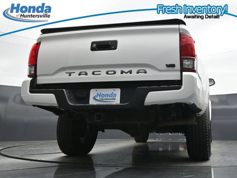 Used 2019 Toyota Tacoma TRD Sport AWD/4WD image 34