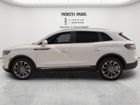 Used 2022 Lincoln Nautilus Reserve FWD image 6