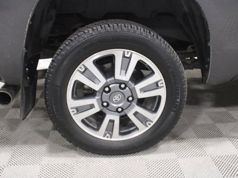 Used 2018 Toyota Tundra Platinum AWD/4WD image 43