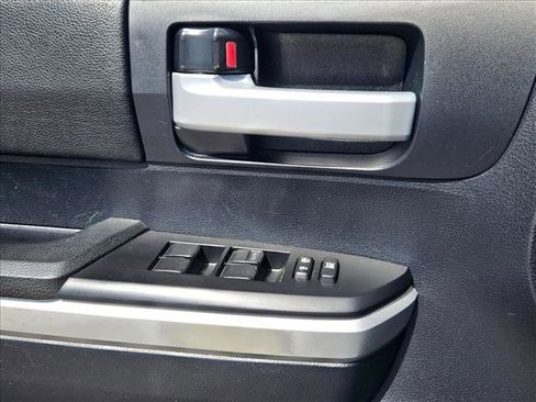 Used 2015 Toyota Tundra SR5 w/ SR5 Upgrade Package image 7