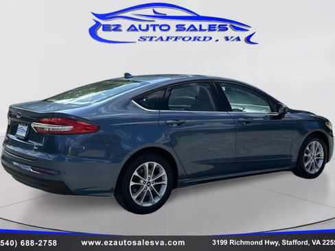 Used 2019 Ford Fusion SE FWD image 5