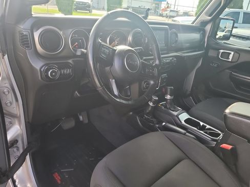 Used 2019 Jeep Wrangler Unlimited Sport S AWD/4WD image 17