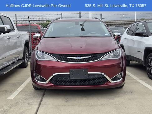 Used 2018 Chrysler Pacifica Limited FWD image 2