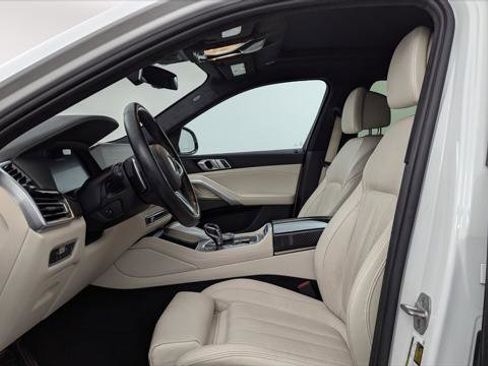 Used 2022 BMW X6 M50i image 14