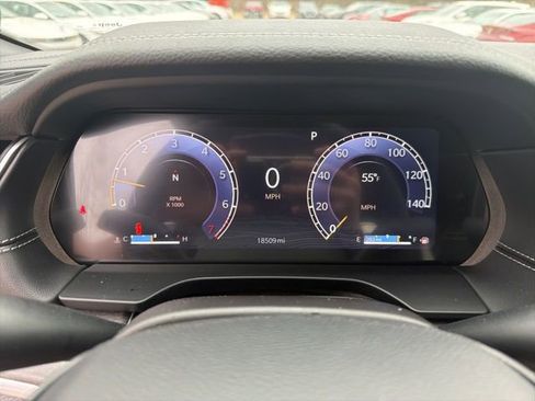 Used 2025 Jeep Grand Cherokee Limited AWD/4WD image 18