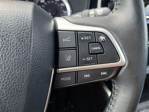 Used 2024 Toyota Highlander LE image 20