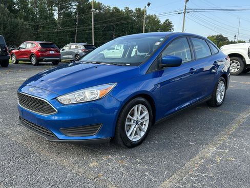 Used 2018 Ford Focus SE FWD image 6