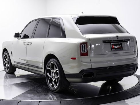 Used 2022 Rolls-Royce Cullinan Black Badge AWD/4WD image 10