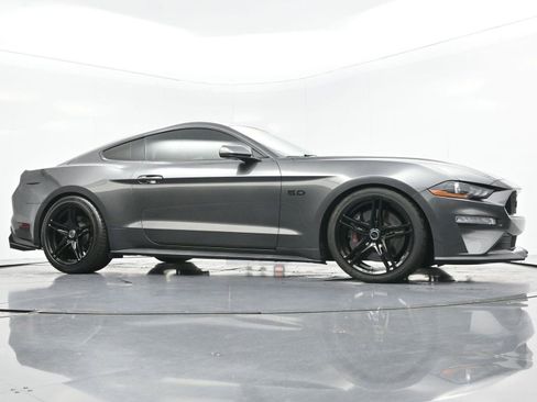 Used 2018 Ford Mustang GT Premium w/ GT Performance Package RWD image 38