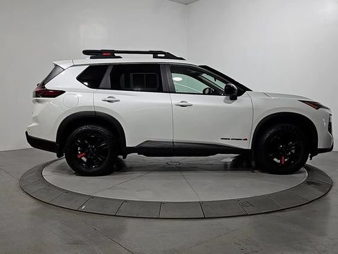 Certified 2025 Nissan Rogue SV AWD/4WD image 8