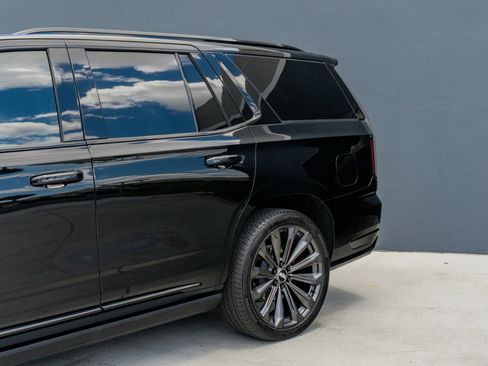 Used 2025 Cadillac Escalade V AWD/4WD image 26