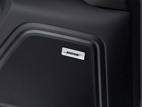 Certified 2025 Porsche Macan image 31